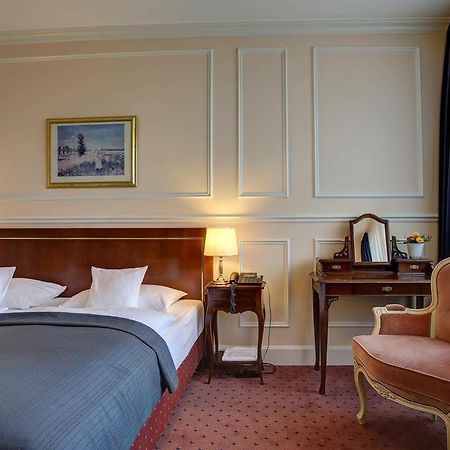Centro Hotel Bristol Бонн Екстер'єр фото