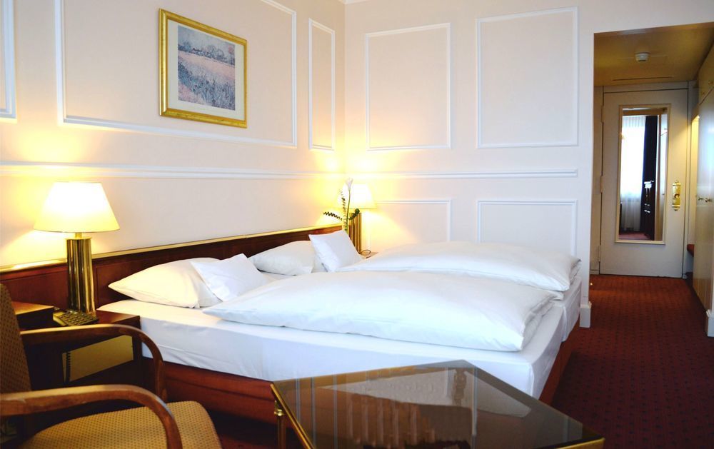 Centro Hotel Bristol Бонн Екстер'єр фото