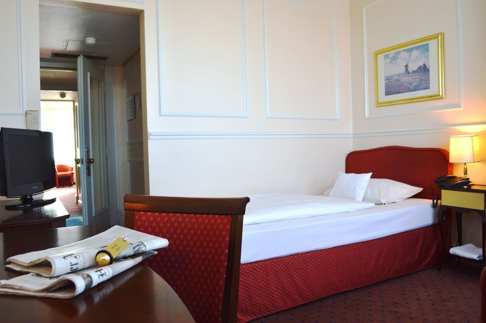 Centro Hotel Bristol Бонн Екстер'єр фото