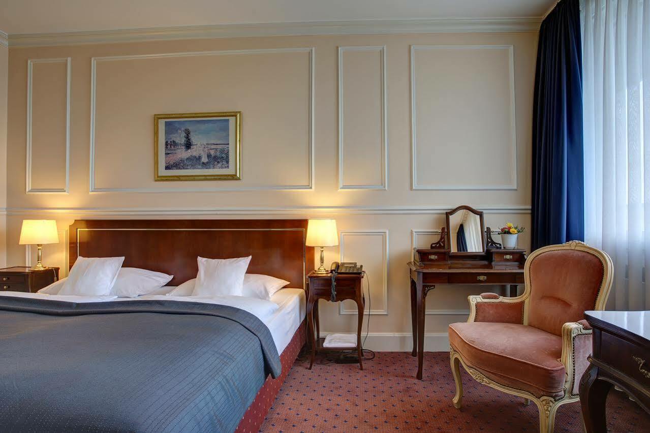 Centro Hotel Bristol Бонн Екстер'єр фото